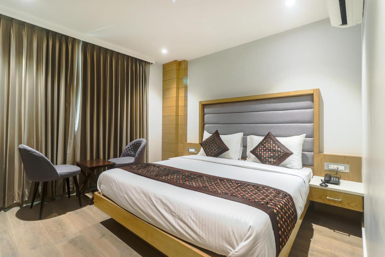 Hotel Bricks, Karol Bagh, New Delhi 外观 照片