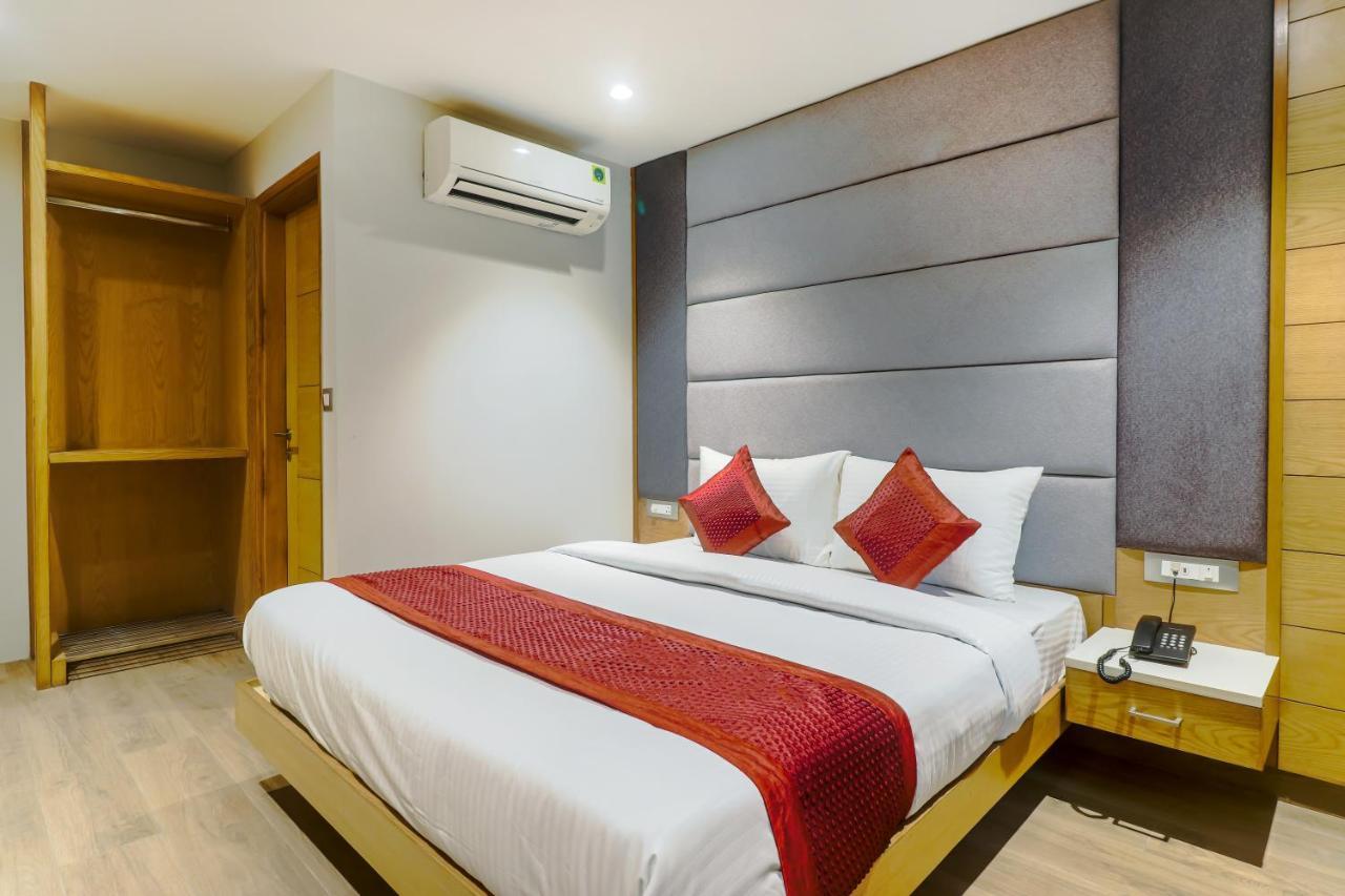Hotel Bricks, Karol Bagh, New Delhi 外观 照片