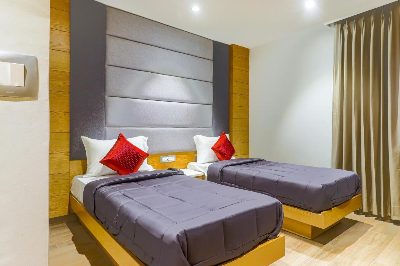 Hotel Bricks, Karol Bagh, New Delhi 外观 照片