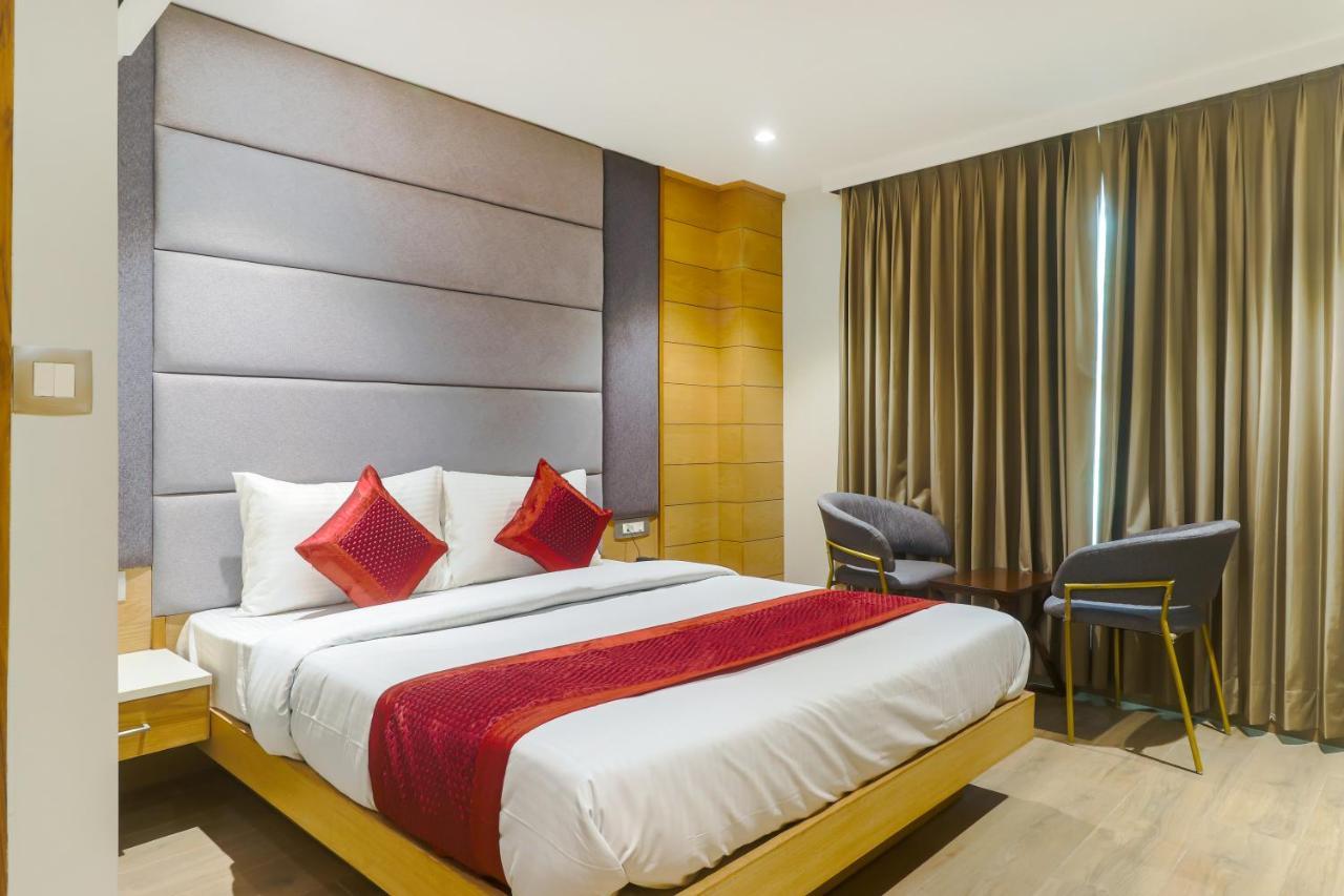 Hotel Bricks, Karol Bagh, New Delhi 外观 照片