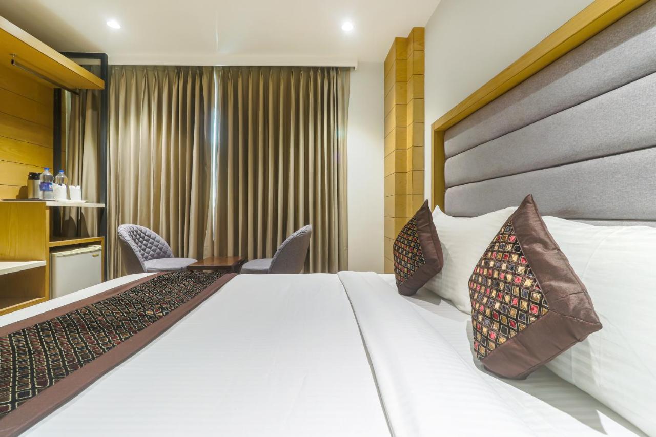 Hotel Bricks, Karol Bagh, New Delhi 外观 照片