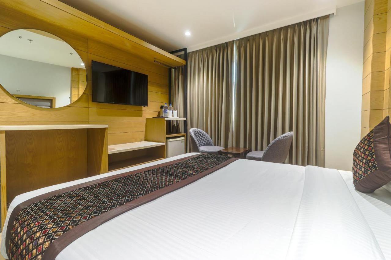 Hotel Bricks, Karol Bagh, New Delhi 外观 照片