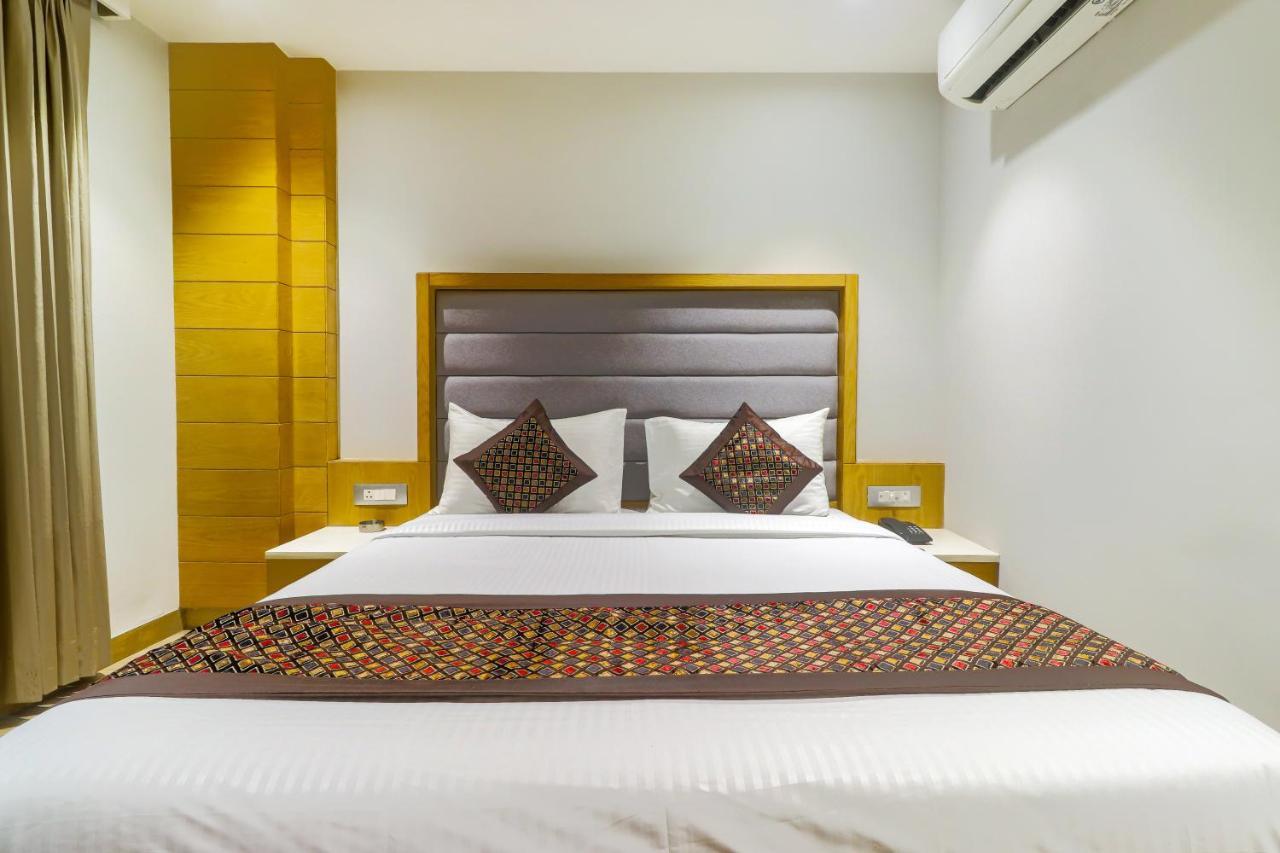 Hotel Bricks, Karol Bagh, New Delhi 外观 照片